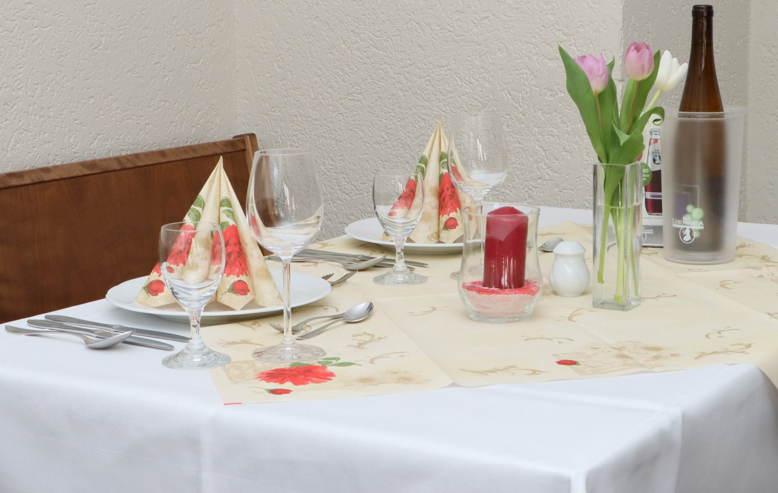 Eingedeckter Tisch im Restaurant Zum Firstenstein